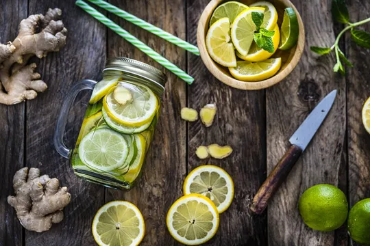 從 Detox Water 到果乾水：水果泡水，怎麼變成日常補水的一種選擇？